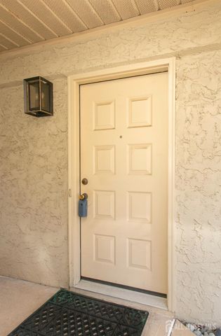 13 Gate House Lane, Edison, NJ 08820