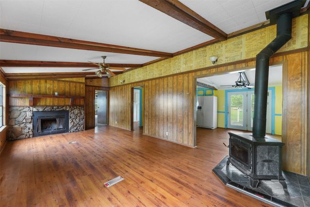 2300 Pecan Valley, Cleburne, TX 76031