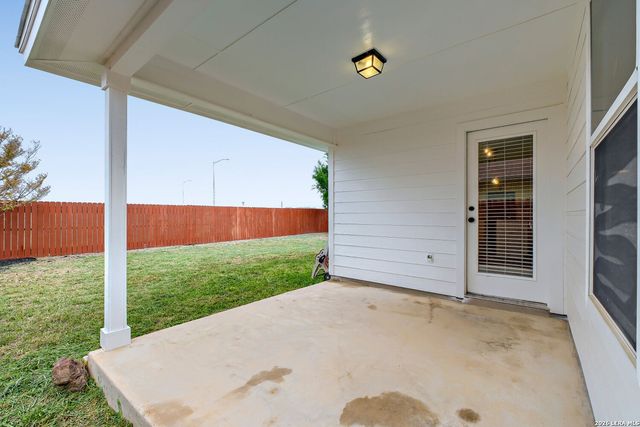 533 TOM KEMP DR, New Braunfels, TX 78130