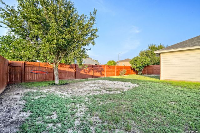 533 TOM KEMP DR, New Braunfels, TX 78130
