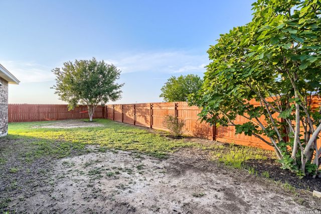 533 TOM KEMP DR, New Braunfels, TX 78130