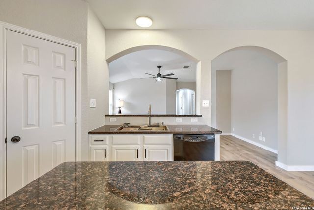 533 TOM KEMP DR, New Braunfels, TX 78130