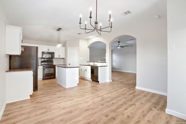 533 TOM KEMP DR, New Braunfels, TX 78130
