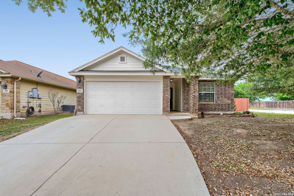 533 TOM KEMP DR, New Braunfels, TX 78130