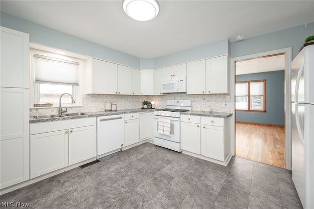 8157 State Route 43, Streetsboro, OH 44241
