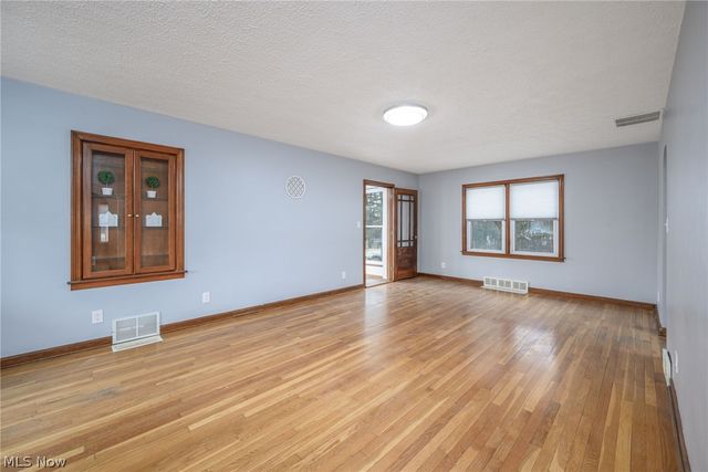 8157 State Route 43, Streetsboro, OH 44241