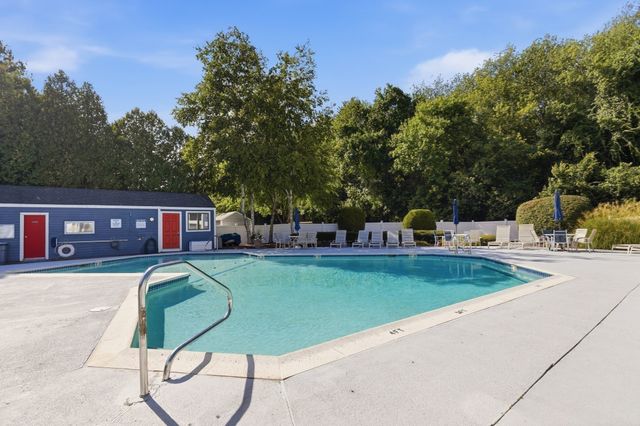 1100 Salem Street 32, Lynnfield, MA 01940