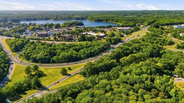 1100 Salem Street 32, Lynnfield, MA 01940