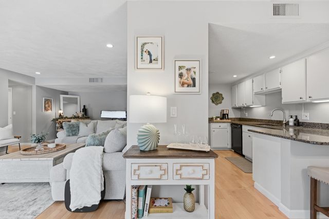 1100 Salem Street 32, Lynnfield, MA 01940