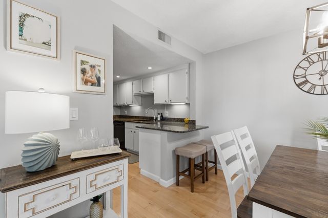 1100 Salem Street 32, Lynnfield, MA 01940
