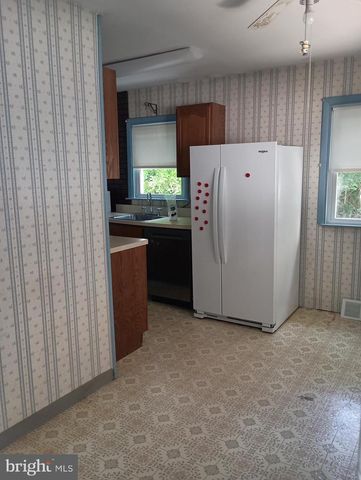 303 WYNNEWOOD RD, Trenton, NJ 08628