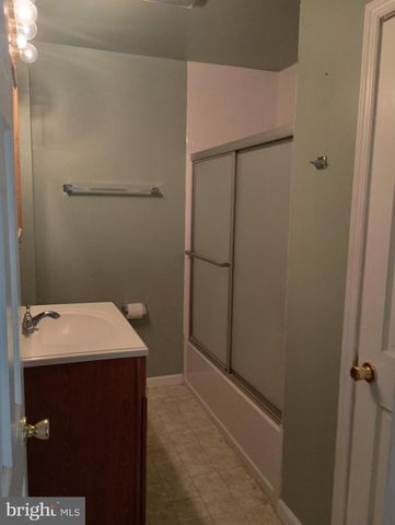 303 WYNNEWOOD RD, Trenton, NJ 08628