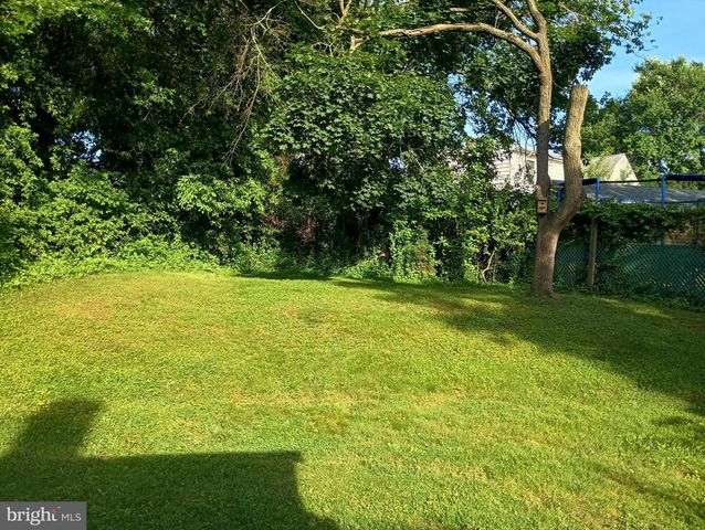 303 WYNNEWOOD RD, Trenton, NJ 08628