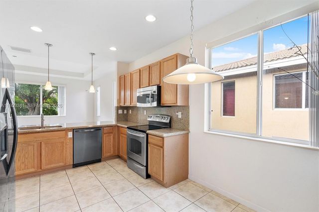 20606 NW 11th Ct, Miami Gardens, FL 33169