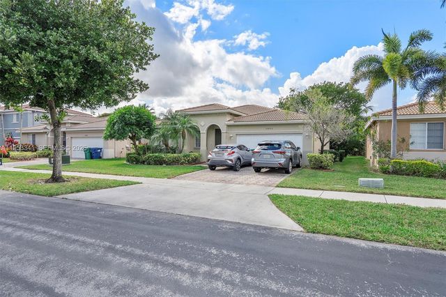 20606 NW 11th Ct, Miami Gardens, FL 33169