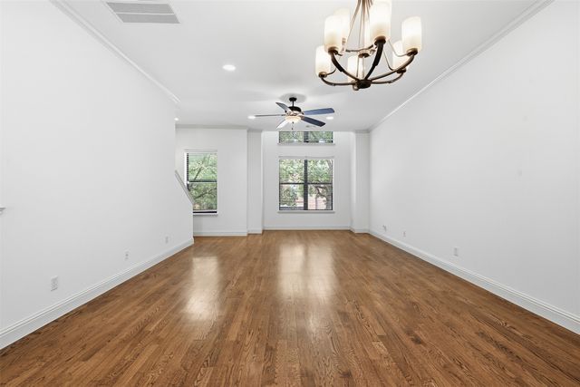 636 E Bluff Street, Fort Worth, TX 76102