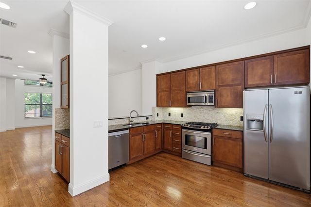 636 E Bluff Street, Fort Worth, TX 76102