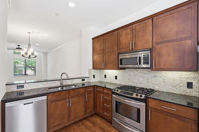 636 E Bluff Street, Fort Worth, TX 76102
