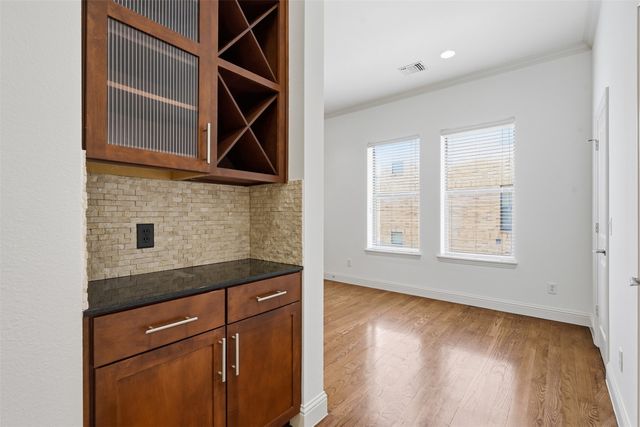 636 E Bluff Street, Fort Worth, TX 76102
