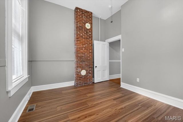 2416 S 13th Street, St Louis, MO 63104