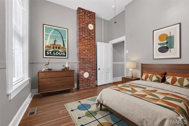 2416 S 13th Street, St Louis, MO 63104