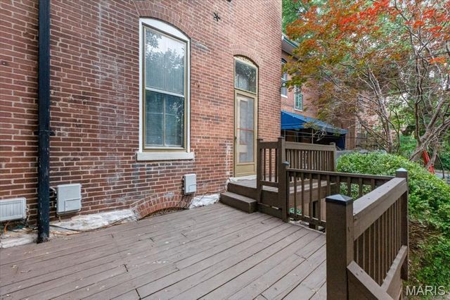 2416 S 13th Street, St Louis, MO 63104