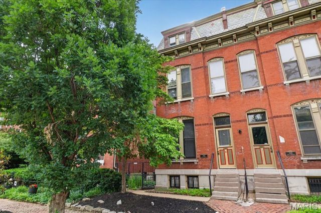 2416 S 13th Street, St Louis, MO 63104