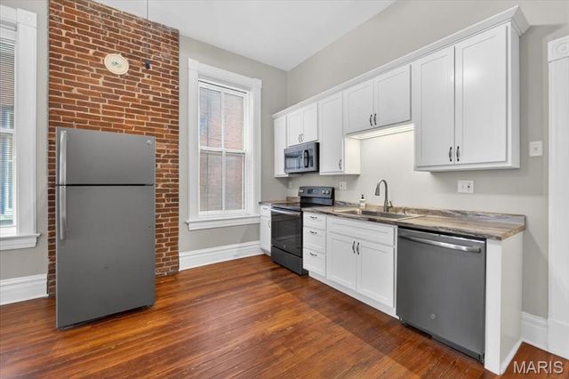 2416 S 13th Street, St Louis, MO 63104