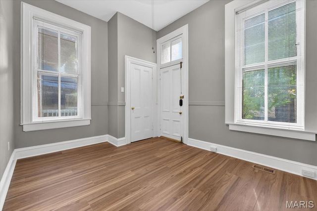 2416 S 13th Street, St Louis, MO 63104