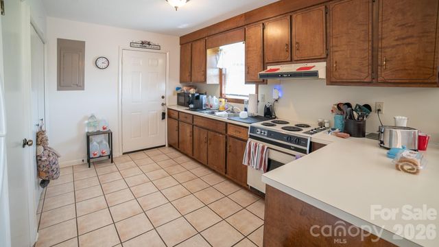 1368 Cajah Mountain Road, Hudson, NC 28638