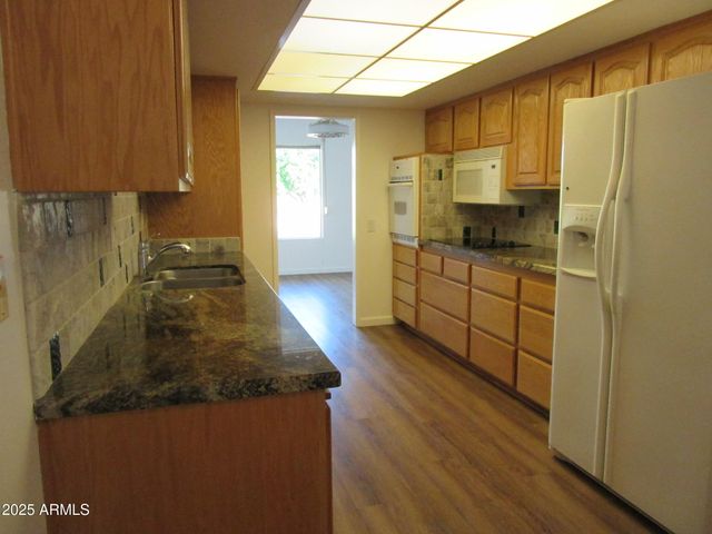 9502 W PINERIDGE Drive, Sun City, AZ 85351