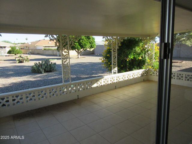 9502 W PINERIDGE Drive, Sun City, AZ 85351