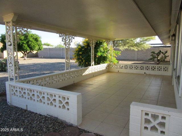 9502 W PINERIDGE Drive, Sun City, AZ 85351