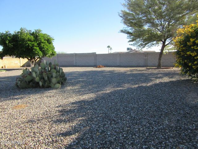 9502 W PINERIDGE Drive, Sun City, AZ 85351