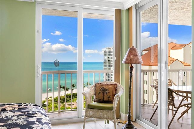 40 Seagate DR # 1204A, Naples, FL 34103