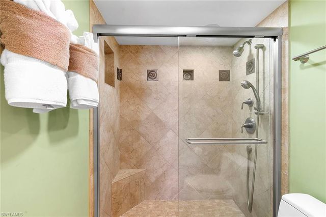 40 Seagate DR # 1204A, Naples, FL 34103