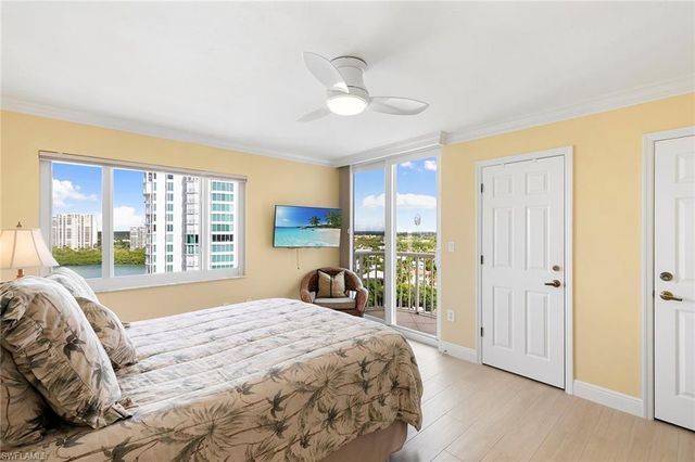 40 Seagate DR # 1204A, Naples, FL 34103