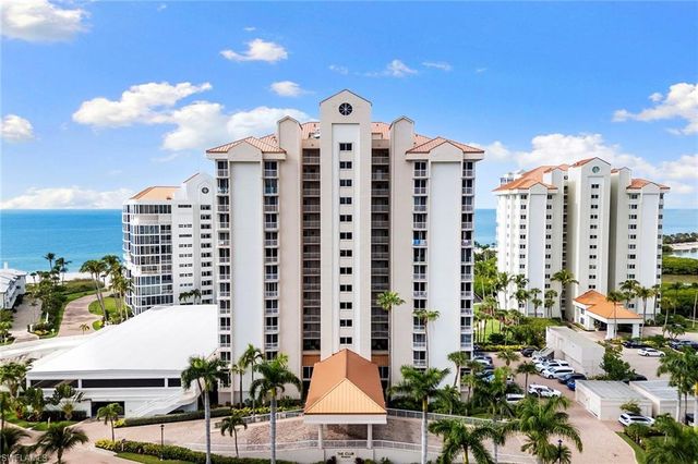 40 Seagate DR # 1204A, Naples, FL 34103