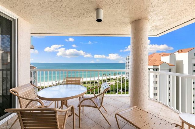 40 Seagate DR # 1204A, Naples, FL 34103