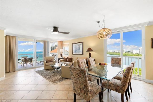 40 Seagate DR # 1204A, Naples, FL 34103