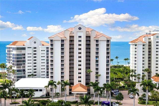 40 Seagate DR # 1204A, Naples, FL 34103