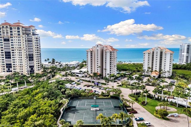 40 Seagate DR # 1204A, Naples, FL 34103