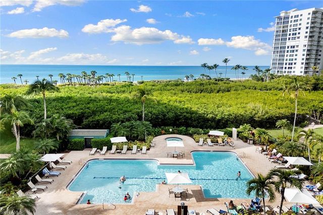 40 Seagate DR # 1204A, Naples, FL 34103