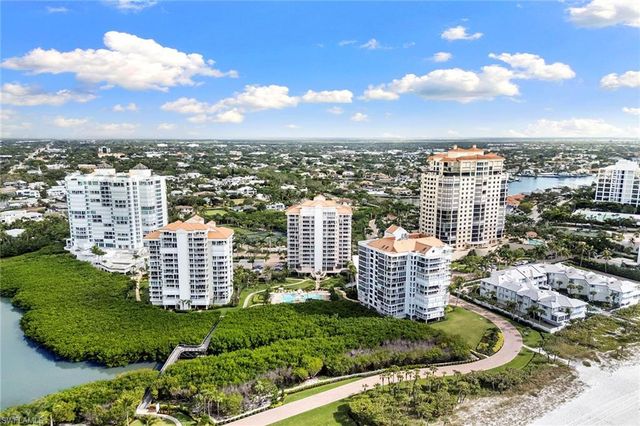 40 Seagate DR # 1204A, Naples, FL 34103