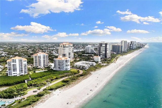 40 Seagate DR # 1204A, Naples, FL 34103