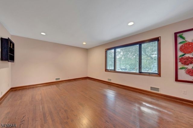 8 Marlo Road, Livingston Twp., NJ 07039