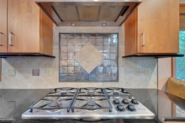 8 Marlo Road, Livingston Twp., NJ 07039