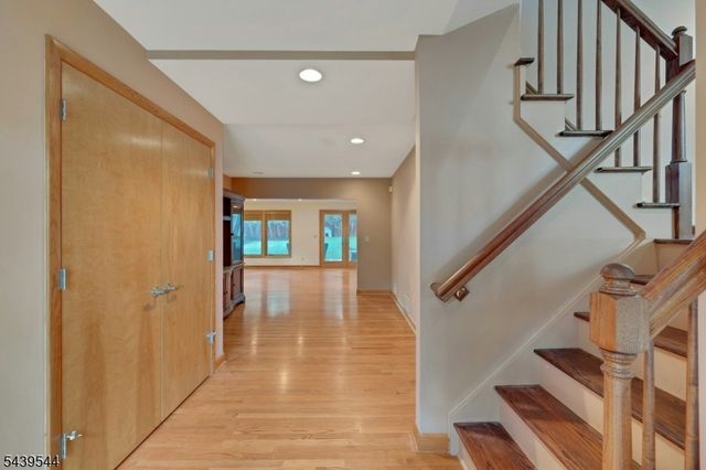 8 Marlo Road, Livingston Twp., NJ 07039
