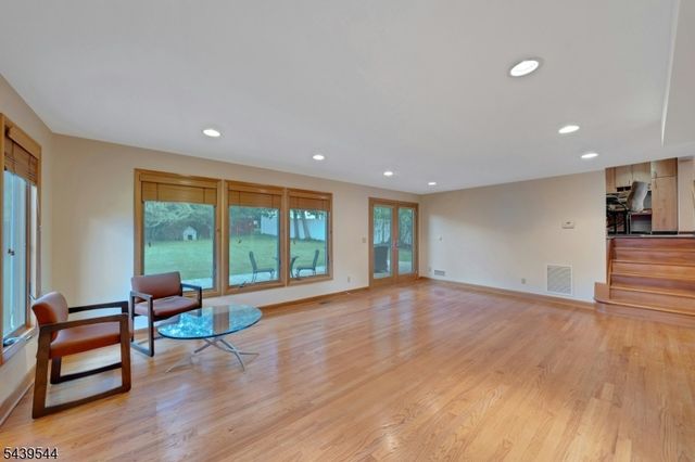 8 Marlo Road, Livingston Twp., NJ 07039