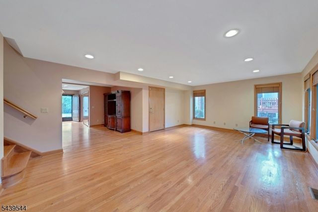 8 Marlo Road, Livingston Twp., NJ 07039